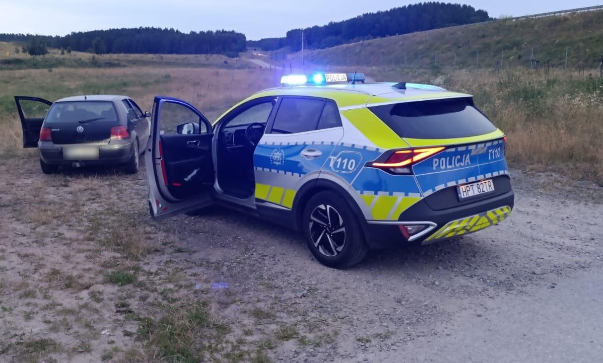 Pościg za 45-letnim kierowcą w gminie Stawiguda. Miał blisko 2 promile