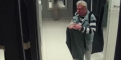 Olsztyn. Ubrania zabrane do przymierzalni zniknęły. Kim jest ten iluzjonista? [WIDEO]
