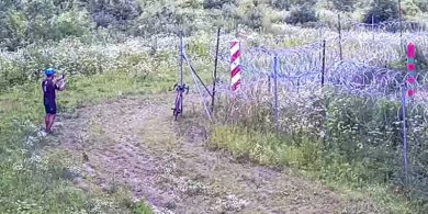 Artykuł: Straż Graniczna ostrzega turystów: 500 zł mandatu za wejście na pas graniczny lub fotografowanie
