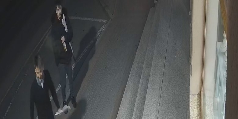 Policja z Dobrego Miasta poszukuje sprawców kradzieży wielkanocnych ozdób [WIDEO]