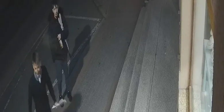 Policja z Dobrego Miasta poszukuje sprawców kradzieży wielkanocnych ozdób [WIDEO]