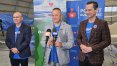 Od lewej: Adam Sternicki, prezes spółki Fotowoltaika Gryźliny, Andrzej Abako, starosta olsztyński i Michał Kontraktowicz, wójt gminy Stawiguda - organizatorzy imprezy