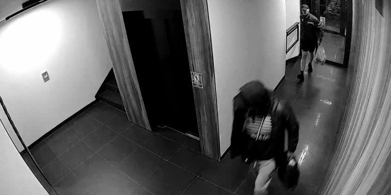 Olsztyn. Dwóch młodych mężczyzn zrobiło coś haniebnego. Teraz policja pokazuje ich twarze. Ale wstyd! [WIDEO]