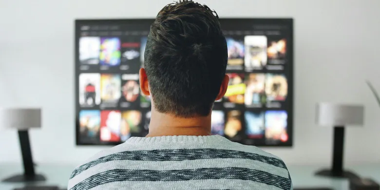 Telewizja traci na popularności. Głównymi konkurentami są YouTube i platformy streamingowe