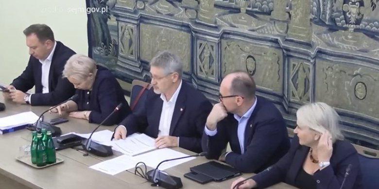 Reasumpcja czy niepotrzebne emocje? Burza po decyzji posła Janusza Cichonia [WIDEO]
