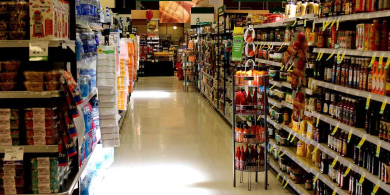 Handel w Polsce wyraźnie się zmienia. Sieci convenience i hipermarkety coraz bardziej ogrywają dyskonty