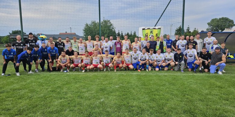 Stomil Olsztyn nie dał szans rezerwom GKS-u Szczytno [WIDEO]