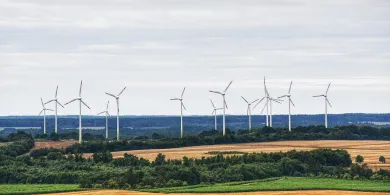 Zielona energia czy ingerencja przemysłowa? Mieszkańcy gminy Biała Piska walczą z wiatrakami