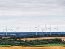 Zielona energia czy "ingerencja przemysłowa"? Mieszkańcy gminy Biała Piska "walczą z wiatrakami" [AKTUALIZACJA]