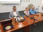 Od lewej: starosta Andrzej Abako oraz państwo Marlena i Dariusz Tubis