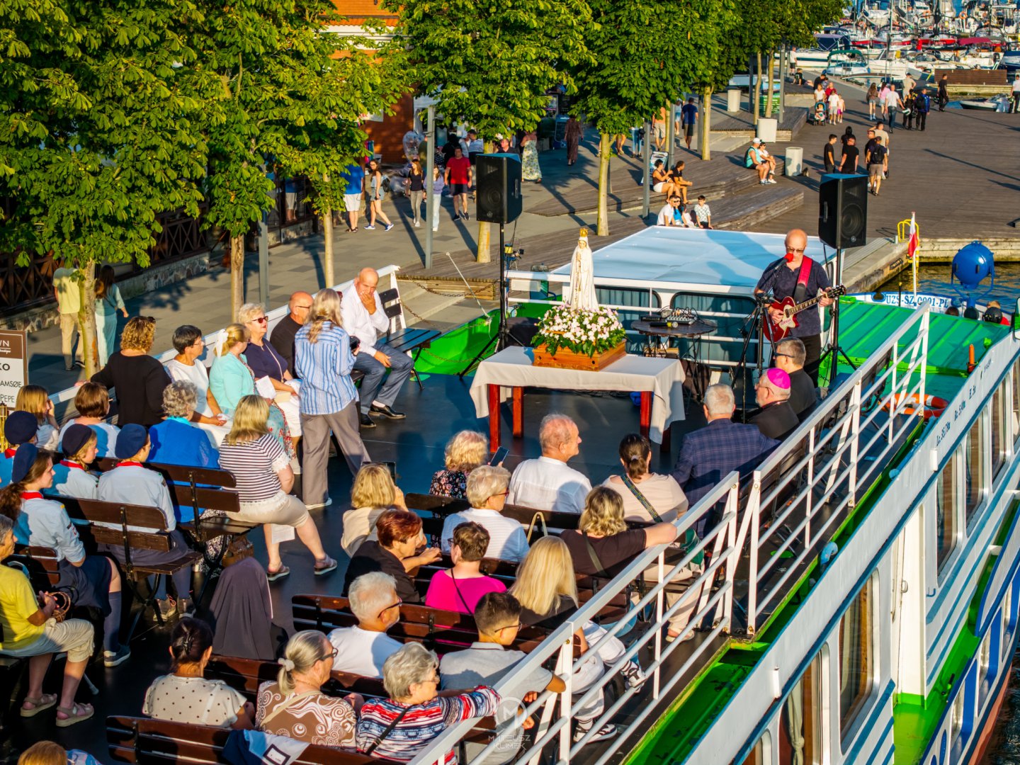 Akcja ewangelizacyjno-modlitewna „Z Maryją na jeziorach” po raz kolejny ściągnęła tłumy do Mikołajek [ZDJĘCIA]