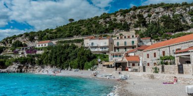 Artykuł: Chorwackie wybrzeże bez tajemnic: plaże dla każdego - od zatoczek po szerokie piaszczyste brzegi