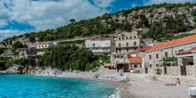 Chorwackie wybrzeże bez tajemnic: plaże dla każdego - od zatoczek po szerokie piaszczyste brzegi