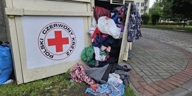 Artykuł: To koniec kontenerów z logo PCK? „Nasza organizacja w przyszłości może nie być już obecna w przestrzeni publicznej”