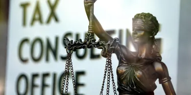 Jak obliczyć zaliczkę na podatek dochodowy? Kalkulator w praktyce
