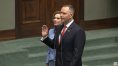 Karol Nawrocki składa przysięgę w towarzystwie Pierwszej Damy, Marty Nawrockiej