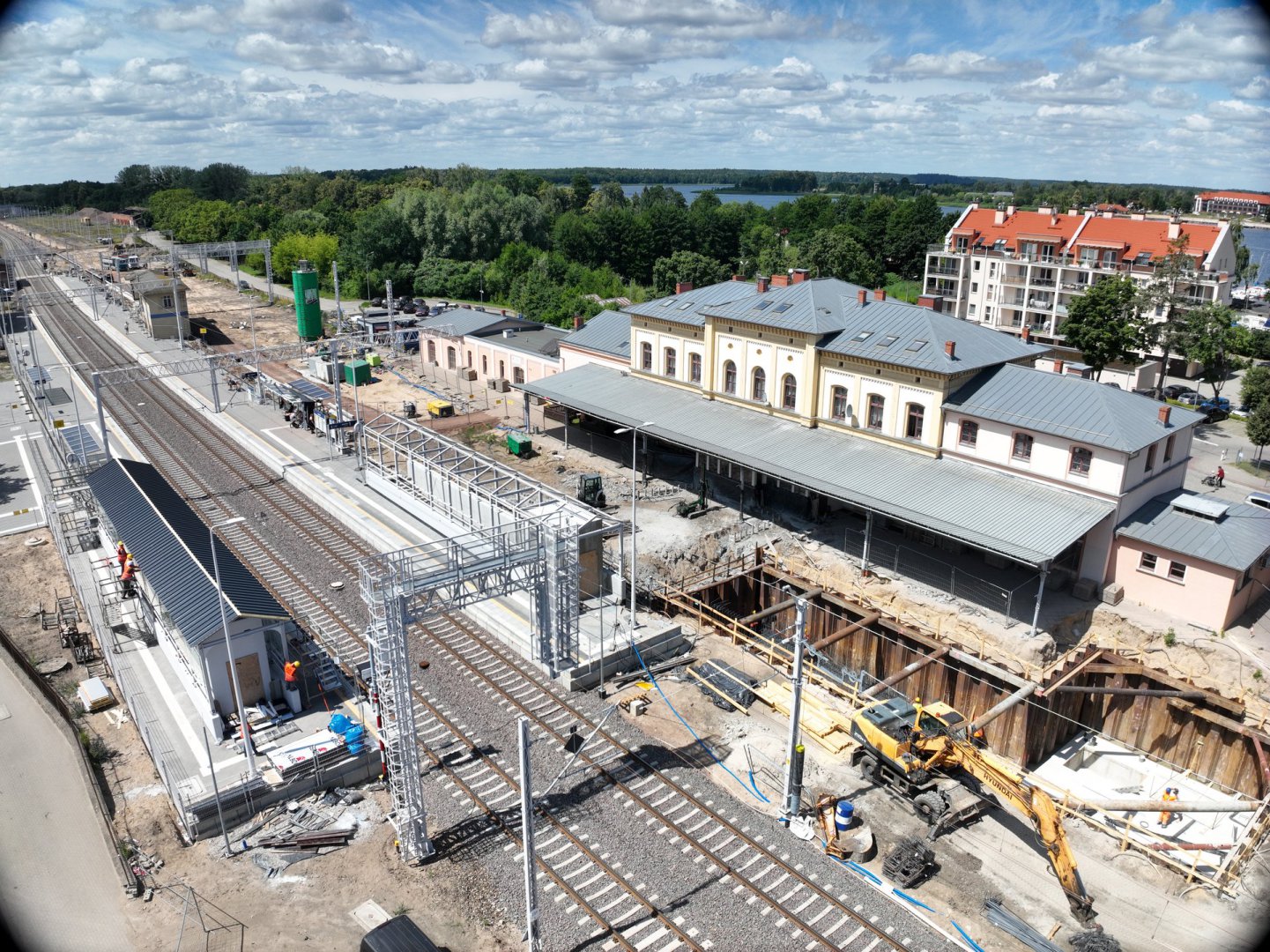 Stacja kolejowa w Ostródzie odzyskuje blask [ZDJĘCIA]
