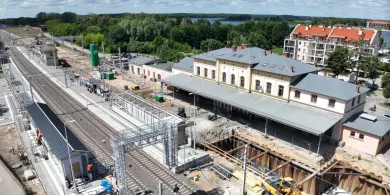 Stacja kolejowa w Ostródzie odzyskuje blask [ZDJĘCIA]