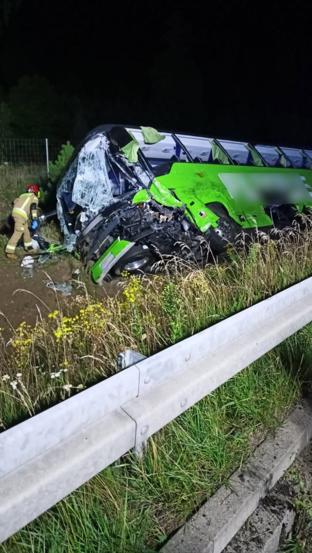 Poważny wypadek na S7 pod Nidzicą z udziałem m.in. autobusu rejsowego
