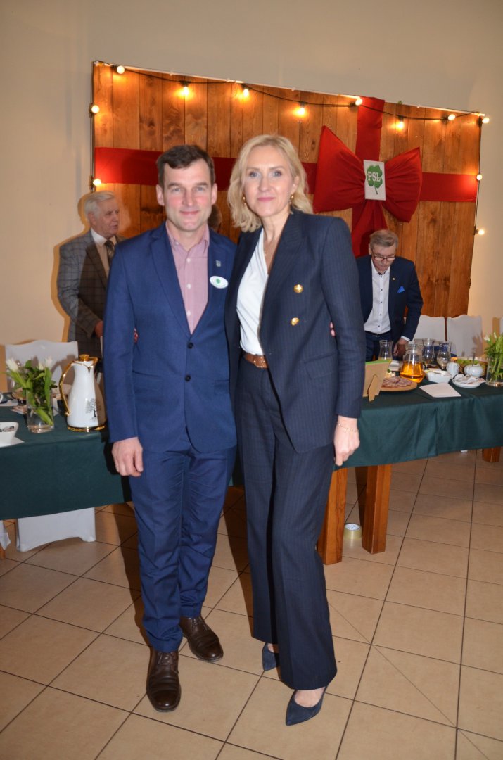 Afera w mrągowskim starostwie. Zarzuty, obietnice i brak konsekwencji. Czy "polityczny układ" chroni Kiśluka?