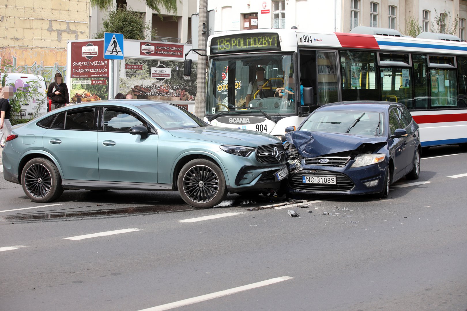 60-latek w mercedesie zakorkował centrum Olsztyna [ZDJĘCIA]