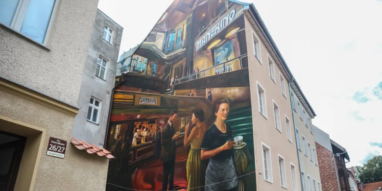 Zamiast reklamy – sztuka. Mural "Manekina" ożywia dawną Awangardę [ZDJĘCIA]