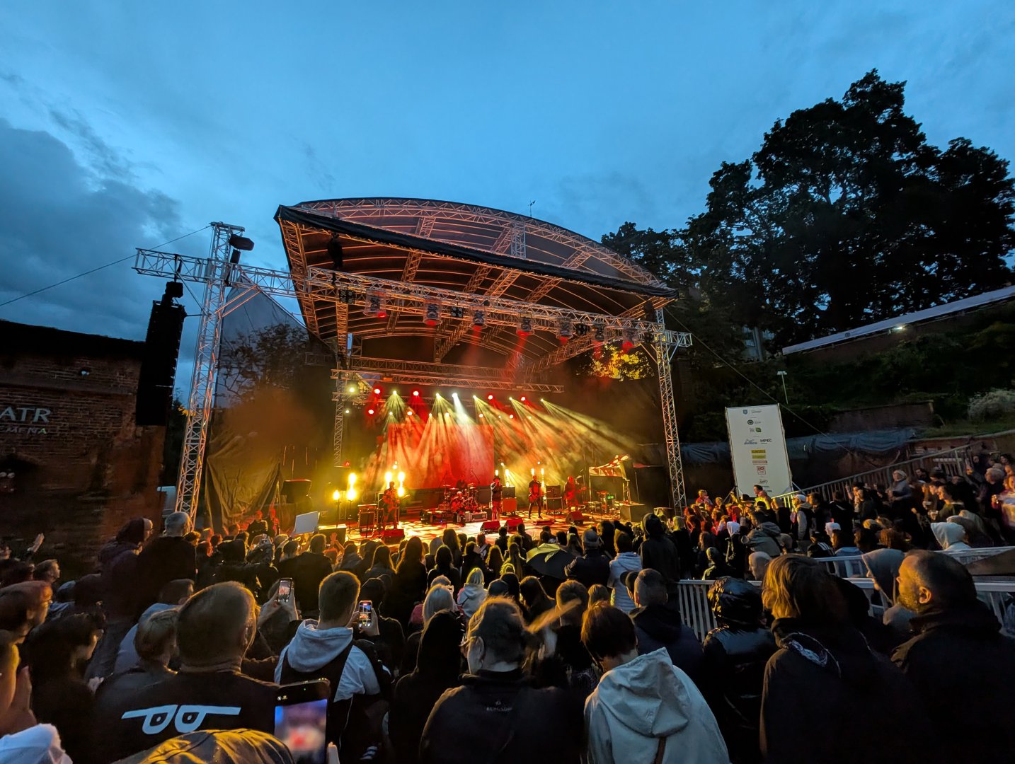 Pidżama Porno rozgrzała Olsztyn! Amfiteatr pękał w szwach [ZDJĘCIA]