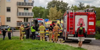Nagórki. Senior znalazł się pod kołami wozu strażackiego [ZDJĘCIA, WIDEO]