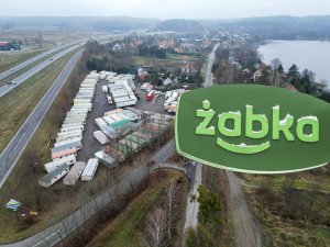 W podolsztyńskiej miejscowości Dorotowo od sześciu lat funkcjonuje punkt zbierania surowców wtórnych, pochodzących z popularnej sieci sklepów Żabka