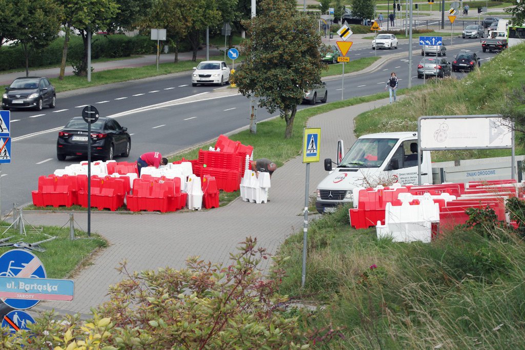 Co dalej z tymczasowym rondem na osiedlu Generałów? Radny chce dodatkowego pasa