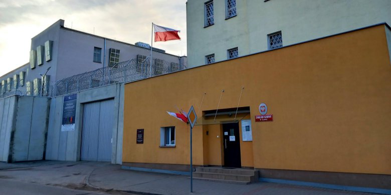 Chcieli uciec z więzienia w Iławie. Jeden spadł, drugi się zaplątał. Doszło do rękoczynów