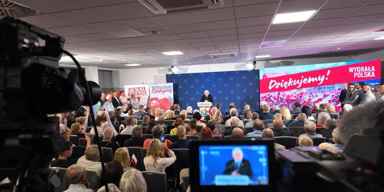 Kaczyński w Olsztynie o "ataku lewactwa", UE, która służy Niemcom i koalicji do zmiany konstytucji