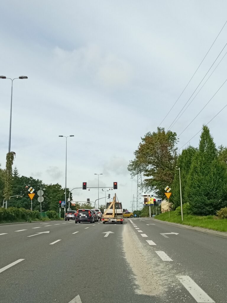 Rozlany problem olsztyńskich ulic. "Betonowicz daje o sobie znać" [WIDEO, ZDJĘCIA]