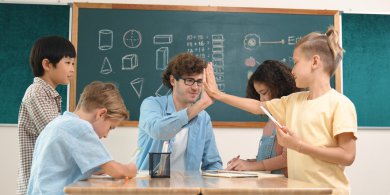 Artykuł: Przygotowanie pedagogiczne - studia kwalifikacyjne weekendowe, Hybrydowe - Poznaj je!