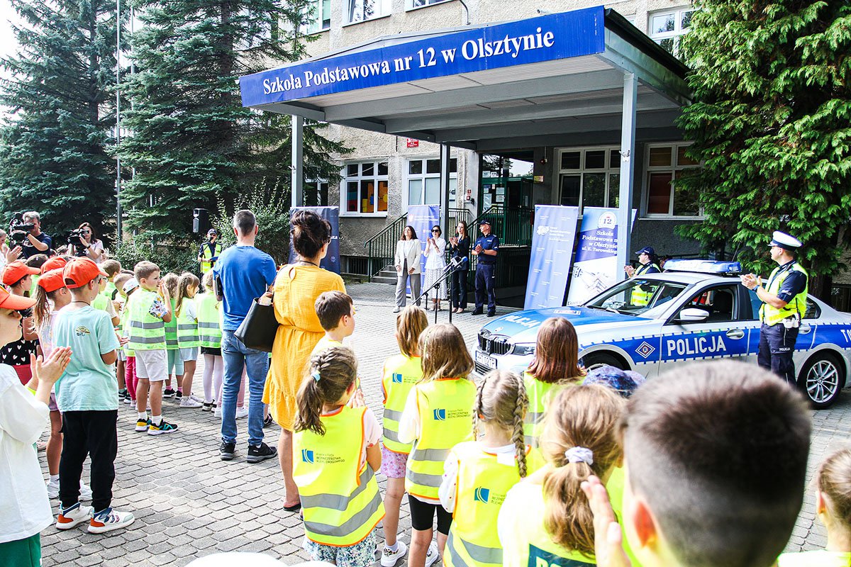 Przed olsztyńską "dwunastką" ruszyła policyjna akcja "Bezpieczna droga do szkoły"