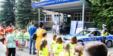 Artykuł: Przed olsztyńską "dwunastką" ruszyła policyjna akcja "Bezpieczna droga do szkoły" [ZDJĘCIA]