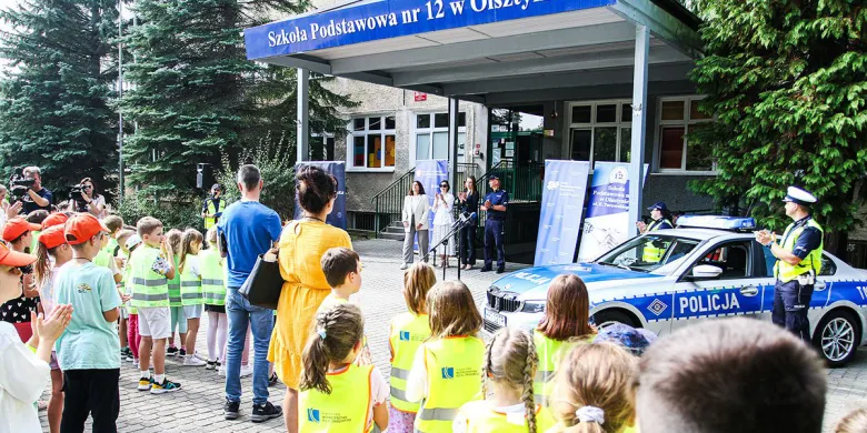 Przed olsztyńską "dwunastką" ruszyła policyjna akcja "Bezpieczna droga do szkoły" [ZDJĘCIA]
