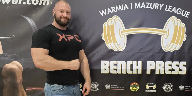 Karol Prawdzik wycisnął 220 kg. Mundurowy z Gołdapi z kolejnym triumfem
