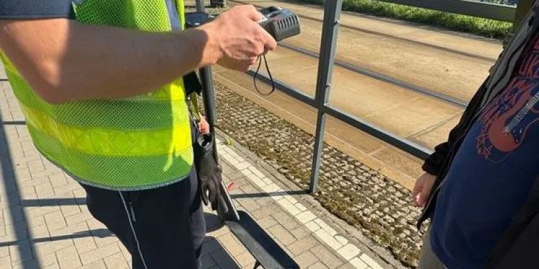 31-letni hulajnogista wydmuchał blisko 2 promile na al. Sikorskiego w Olsztynie