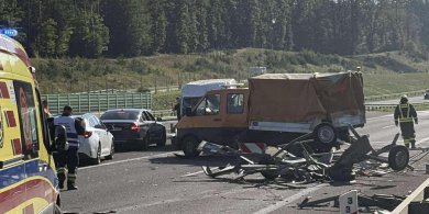 Artykuł: Wypadek na S7 pod Olsztynkiem. 58-latka posłała do szpitala 3 osoby