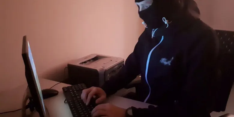 51-latek spod Olsztyna stracił 120 tys. zł, po tym jak oszukał go "fejkowy" broker z Internetu