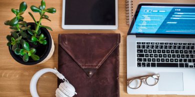 Artykuł: Ochrona i organizacja pracy – rola pokrowców na laptopy