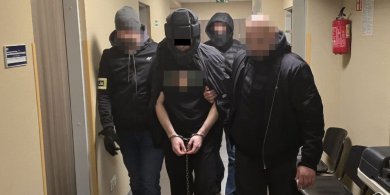 Artykuł: Rusza proces 21-latka oskarżonego o ojcobójstwo w Kortowie