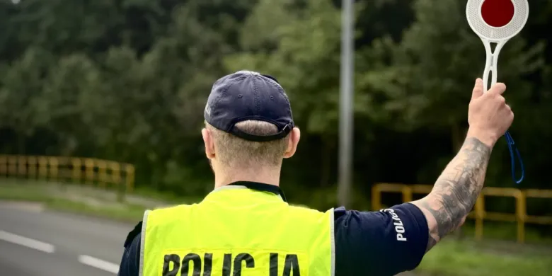 31-latek "grzał" aleją Sikorskiego w Olsztynie jak ekspresówką. Jego wyczyn wyceniono na 3000 zł