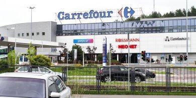 Artykuł: Carrefour wycofa się z Polski? Francuska sieć szuka kupca