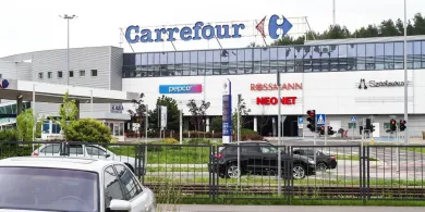 Carrefour wycofa się z Polski? Francuska sieć szuka kupca