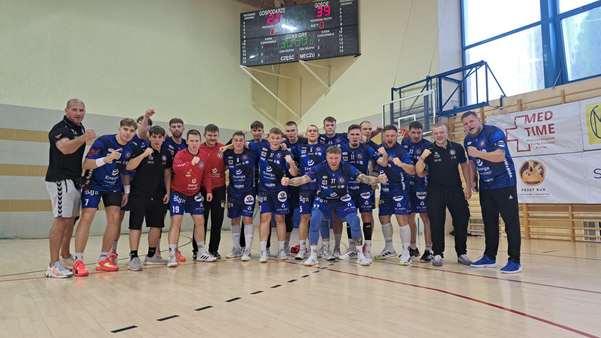 Piłka ręczna. Warmia Energa Olsztyn nie dała żadnych szans beniaminkowi z Czerska