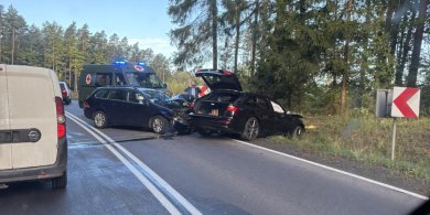 Artykuł: Ruch wahadłowy na trasie Olsztyn-Ostróda. Wypadek z udziałem trzech pojazdów [AKTUALIZACJA]
