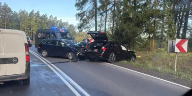 Ruch wahadłowy na trasie Olsztyn-Ostróda. Wypadek z udziałem trzech pojazdów [AKTUALIZACJA]