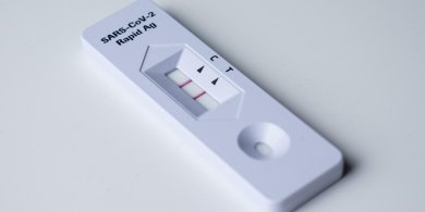 Artykuł: Koronawirus wraca? Siedmiokrotny wzrost zachorowań w Polsce